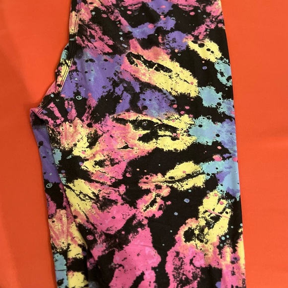 Lularoe items in excellent condition. These items have been worn once or not all - Picture 12 of 16